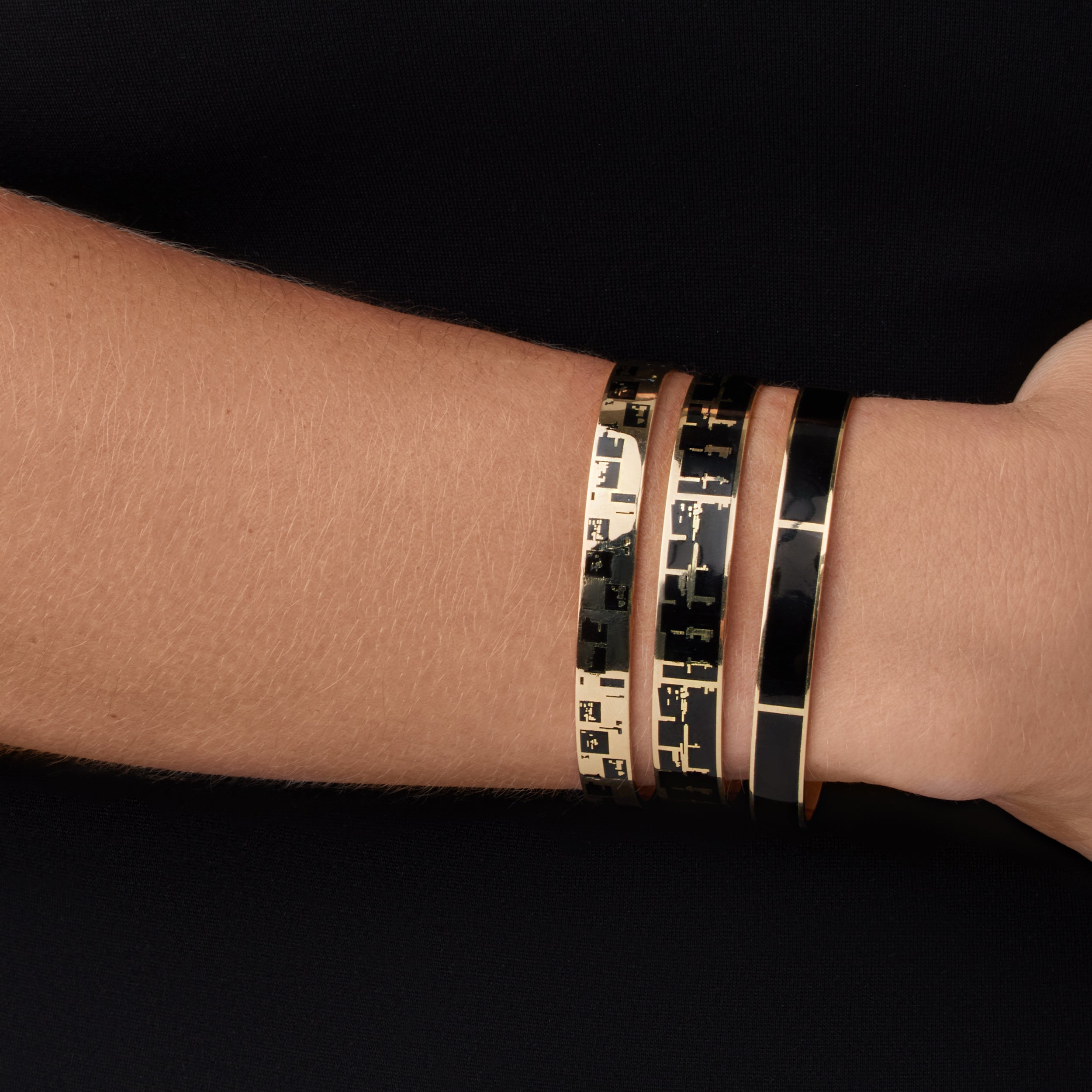 18k Gold 8mm Cuff Bracelets with  Black Enamel